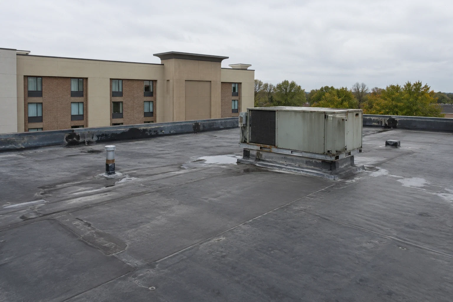 Hotel Roofing in Lee's Summit, MO